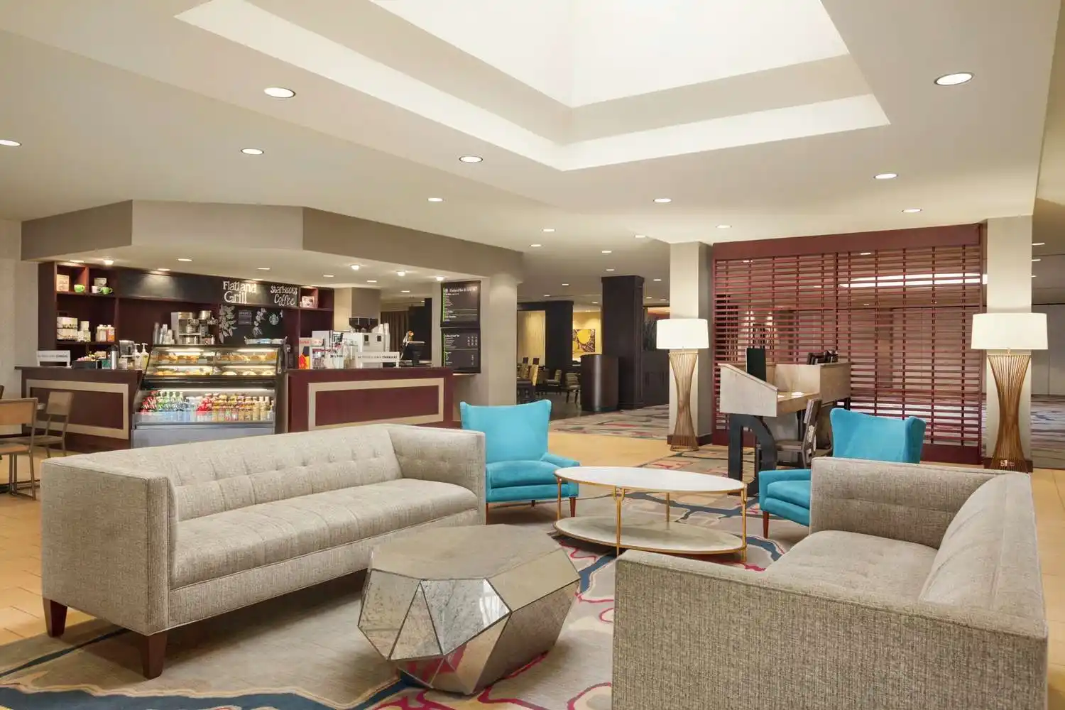 doubletree by hilton hotel Lounge area view