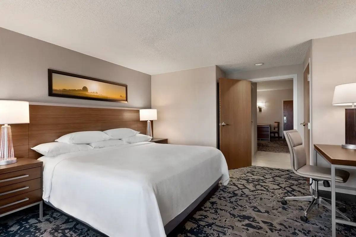 Hilton Embassy Suites Grapevine bedroom view